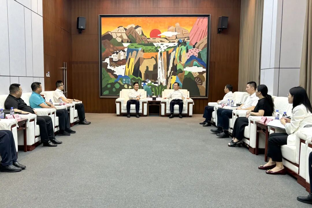 <a href="../zsdt/zsxw/202508/t20250829_722684.html">孙兵会见香港新华集团粤港澳大湾区总经理刘磊 全力打造内陆开放新高地 推动跨境电商高质量发展</a>
