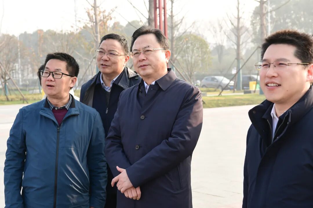 <a href="../zsdt/zsxw/202512/t20251220_740800.html">孙兵调研园博园等重点项目时强调 提速攻坚求实效 聚势赋能促发展 以项目硬支撑筑牢发展硬底盘</a>