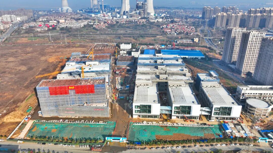 <a href="./zsdt/zsxw/202601/t20260115_746512.html">葛店泛半导体产业园全面封顶 首批领军企业签约入驻</a>